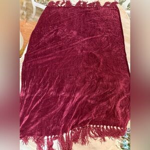 Chenille Tassel Throw Blanket - Deep Wine
